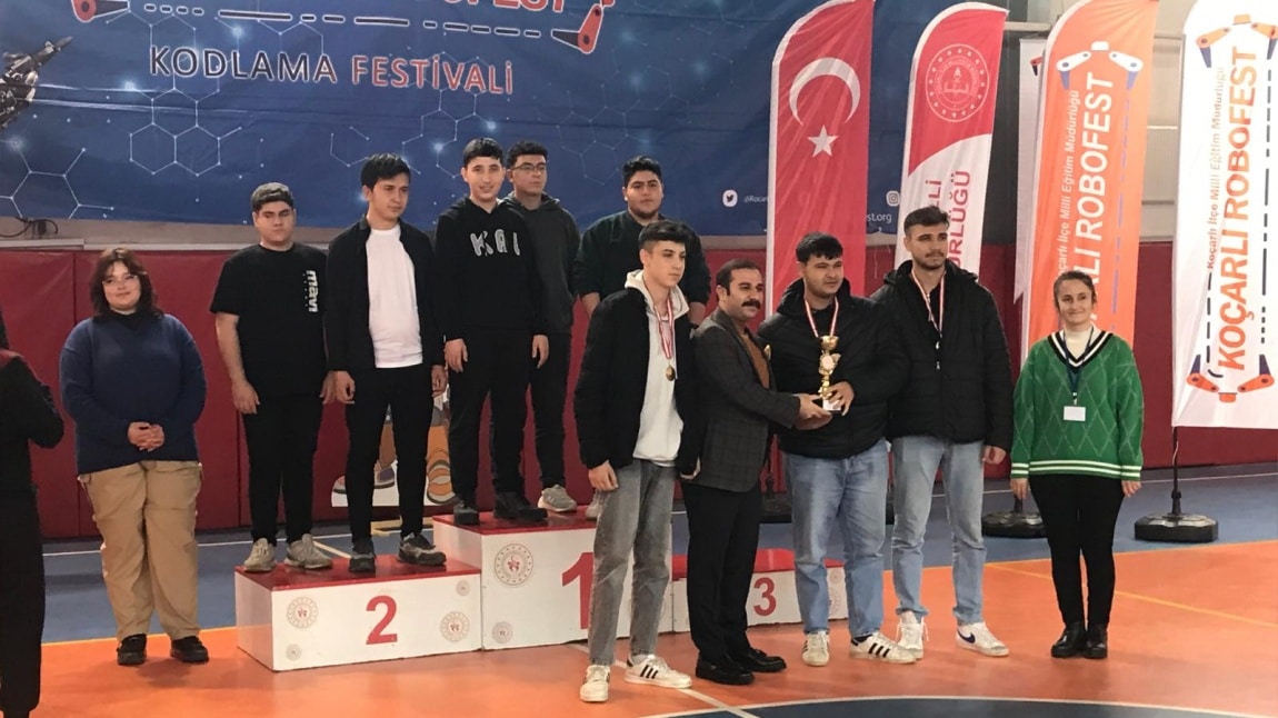 ROBOFEST YARIŞMASINDA 3. OLDUK